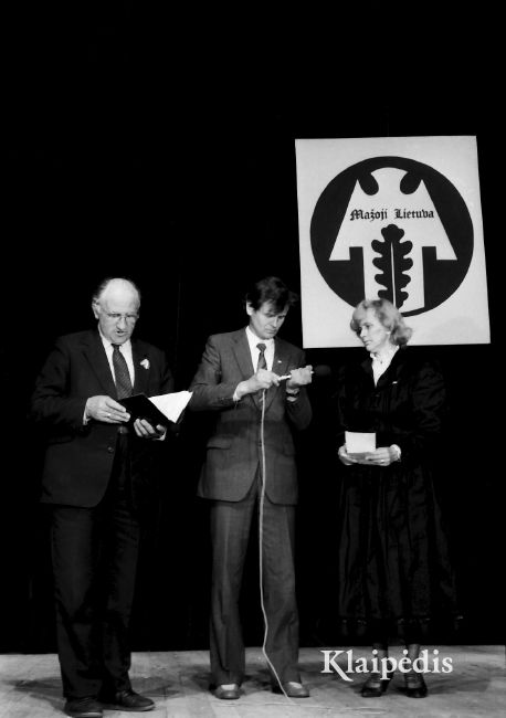 pavadinimas: Kun.KurtasMoras, inž.V.Petraitis, dail.EvaLabutytė, raktai: Kurtas Moras Eva Labutytė