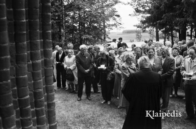 pavadinimas: Kunigas Ernstas Roga Vanagų bažnyčioje, raktai:  