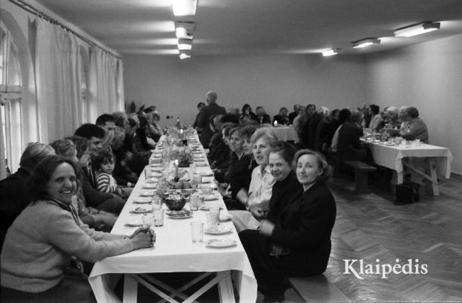 pavadinimas: Kairėje-klaipėdiškė medikė Lidija Aušrienė, raktai:  Aušrienė