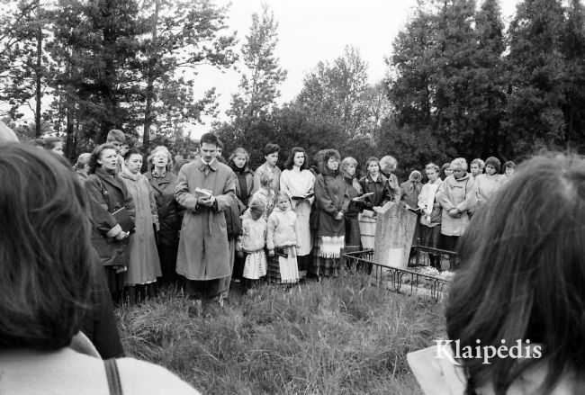 pavadinimas: Kapinių šventė Karklės kapinaitėse, raktai: Kapinių šventė