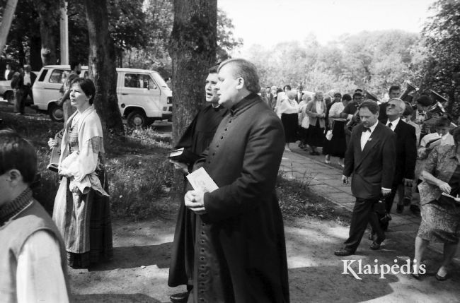 pavadinimas: Į  Dovilų bažnyčią, raktai:  Dovilų bažnyčia