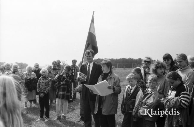 pavadinimas: Agluonėnuose prie Lietuvininkų ąžuolyno, raktai:  