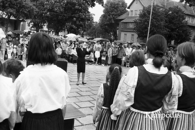 pavadinimas: H.Zudermano paminklo atidengimo iškilmėse Šilutėje, raktai: H.Zudermano paminklas