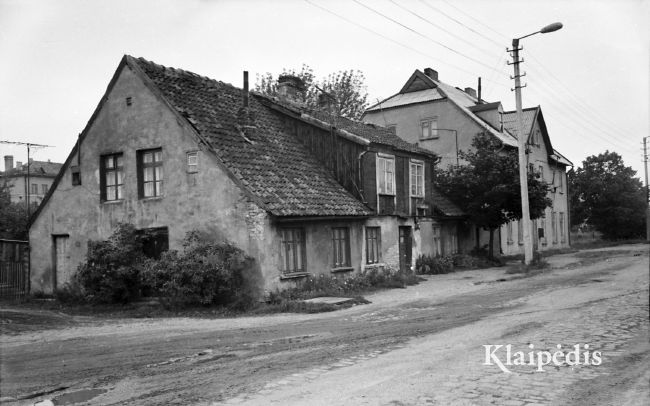 pavadinimas: Nemuno gatvės 95 namas 1982, raktai:  