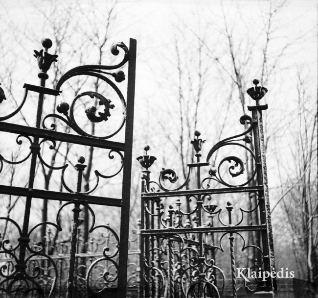pavadinimas: Miesto parkas (buv. senosios kapinės), raktai:  