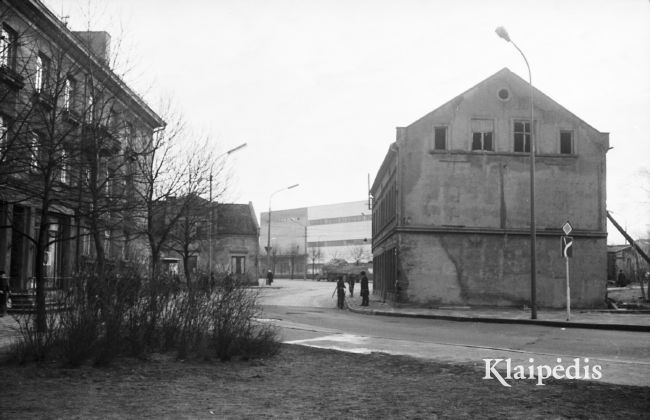 pavadinimas: Griaunami pastatai Kūlių Vartų pradžioje, raktai:  