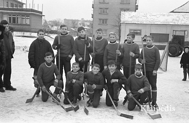 pavadinimas: Vaikų ledo ritulio komanda. 1968, raktai:  ledo ritulys