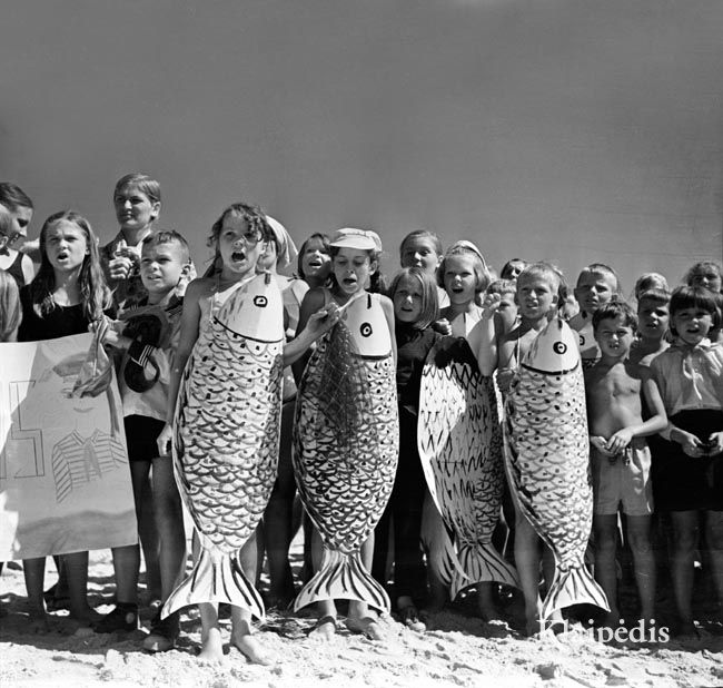 pavadinimas: Pionierių stovyklų vaikai Giruliuose, raktai:  