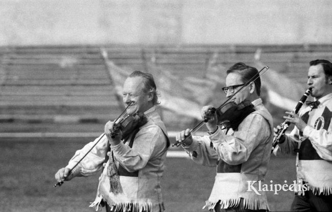 pavadinimas: Kairėje - kompozitorius Jurgis Gaižauskas, raktai:  Jurgis Gaižauskas